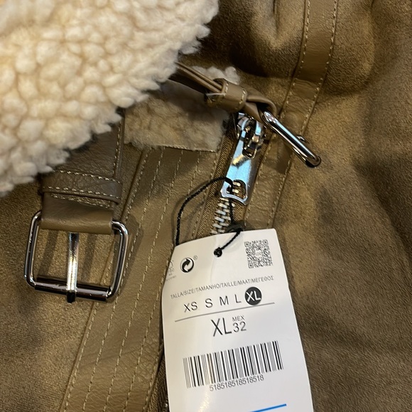 Coat - Picture 6 of 8